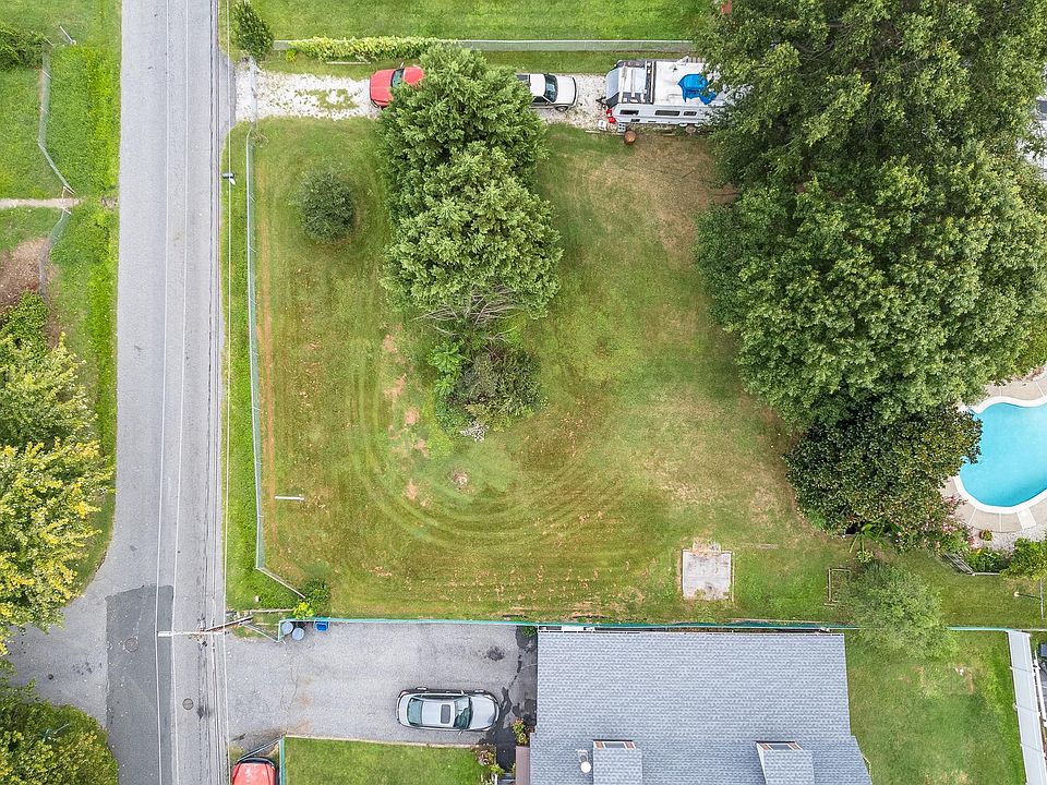 2nd image of Penwood Avenue Shore Rd