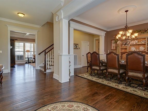 3rd image of 2111 Fothergill Dr