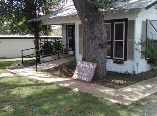 415 W Goodwin St, Pleasanton, TX 78064