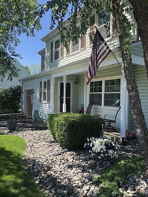 1st image of 806 Archer Pl