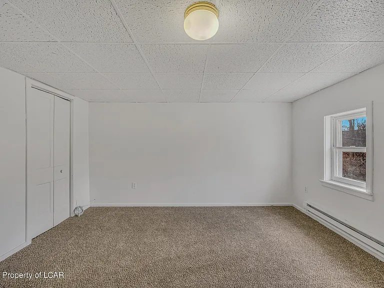 323 Vaughn St — Photo 14