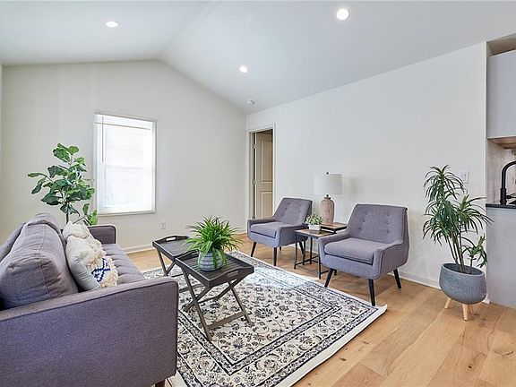 5th image of 4308 Eaton St