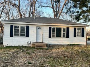 506 E Chestnut St, Harrisonville, MO 64701