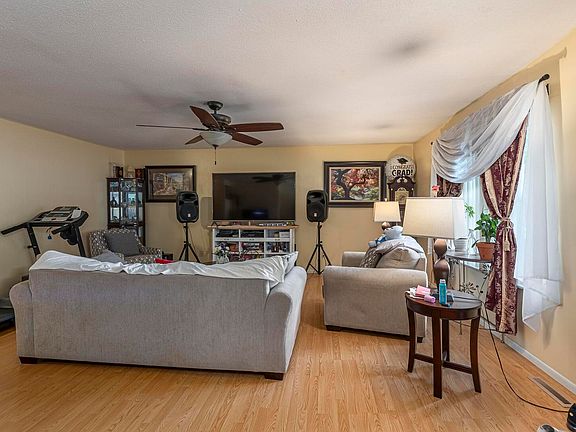 4th image of 1803 W Sunset Dr