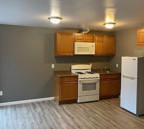4th image of 415 E Flora St #13