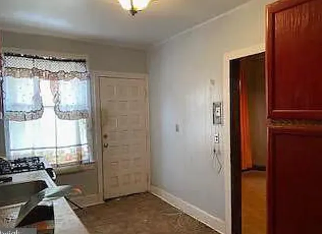 25 Laurel Ave — Photo 6