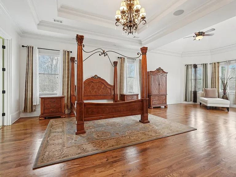 343 Summer Garden Dr — Photo 45