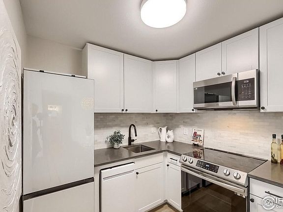 5th image of 860 W Moorhead Cir #2B
