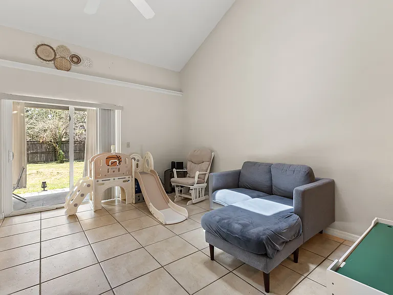 12250 Huntsman Ln — Photo 13