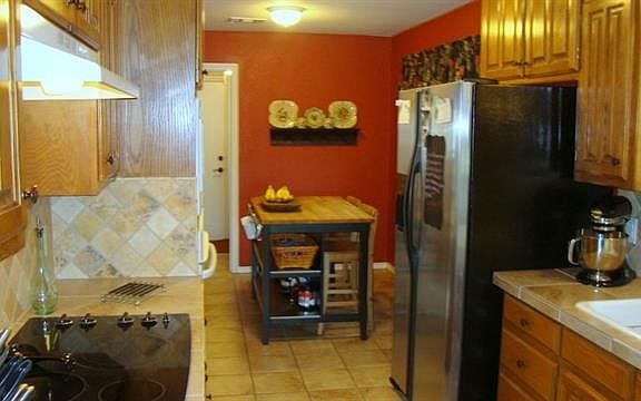 5th image of 4901 Rockford Ct