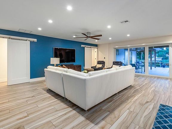 3rd image of 808 Idlewild Way