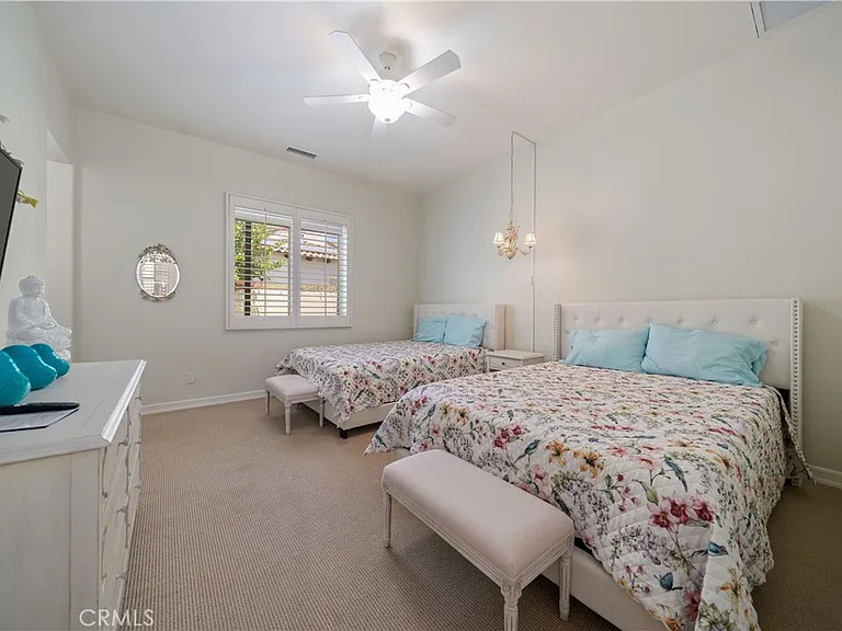 138 Royal Saint Georges Way — Photo 28