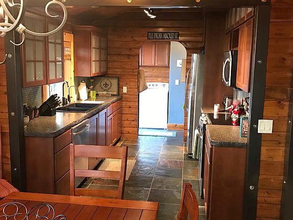 2nd image of 3458 Porcupine Dr