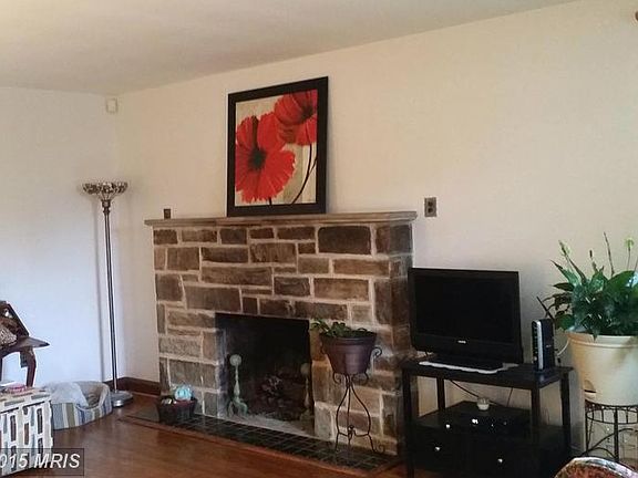 4th image of 107 Paradise Ave