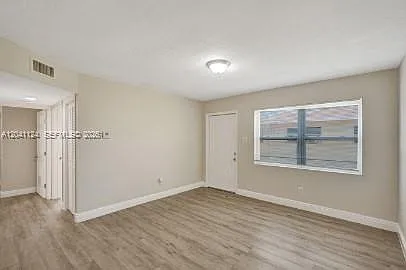 429 NW 9th Ave #3 — Photo 11