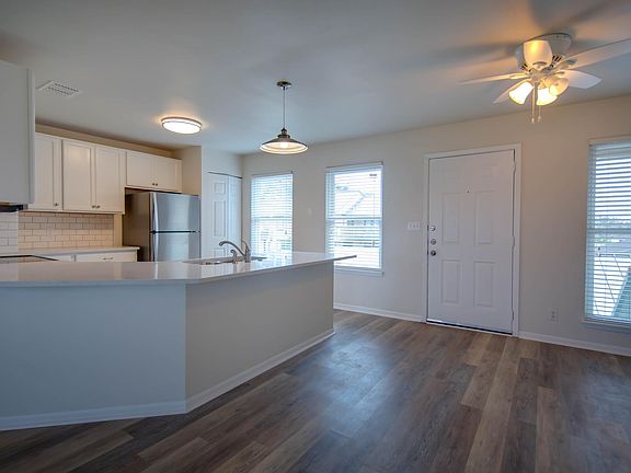 5th image of 302 Saint Andrews St APT G202