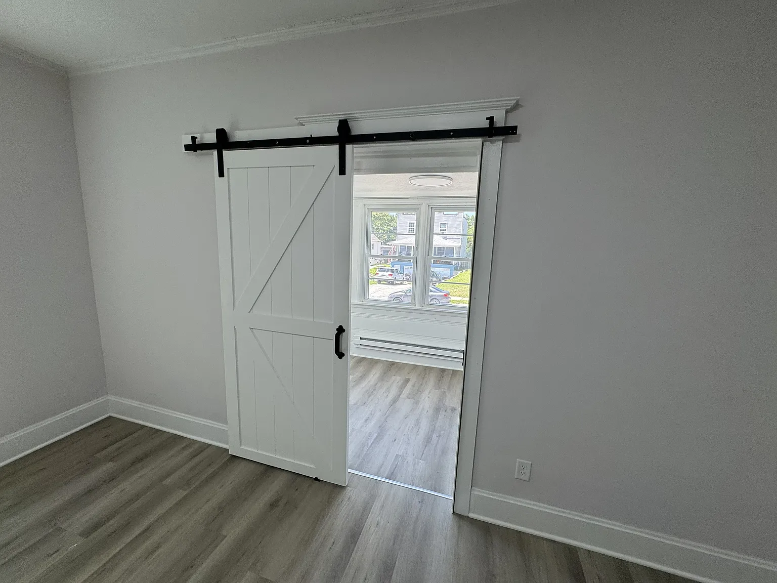 2 bed, 1000 sqft, $1,000 — Photo 2