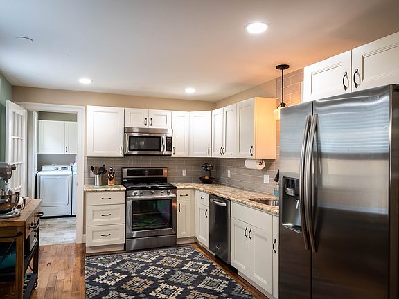 Granite and s/s appliances 