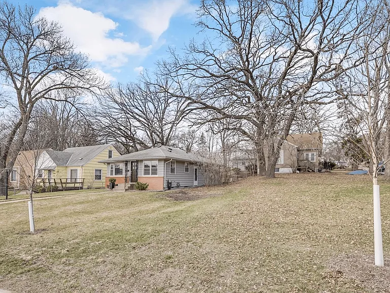 3304 Webster Ave S — Photo 26