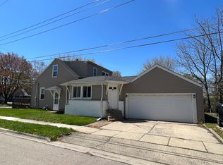 1003 Albert Ave, Sycamore, IL 60178