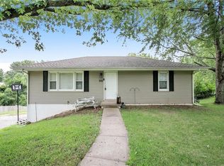 1811 N Jennings Rd, Independence, MO 64058