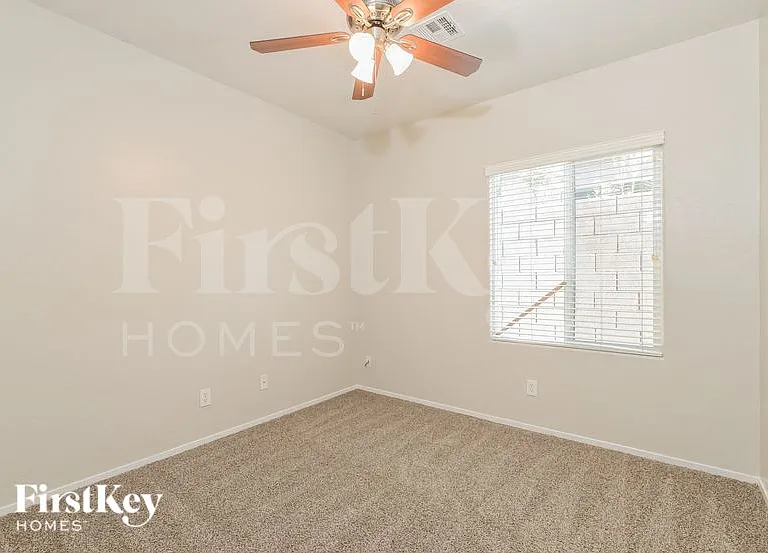 2580 Lockerbie St — Photo 11