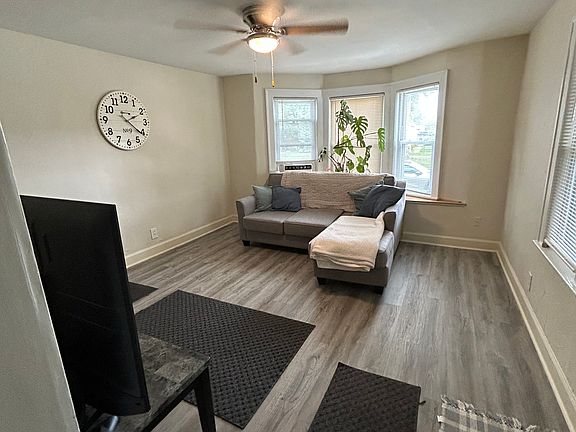 3rd image of 2434 3rd St
