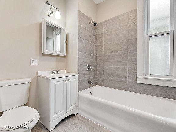 5th image of 1719 N Kimball Ave #1R