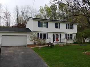 37 Munroe Dr, Shelburne, VT 05482