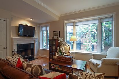 2nd image of 2023 W Saint Paul Ave #2
