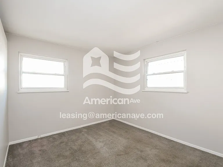 337956_009_wm_-_main_bedroom_13587186.jpg