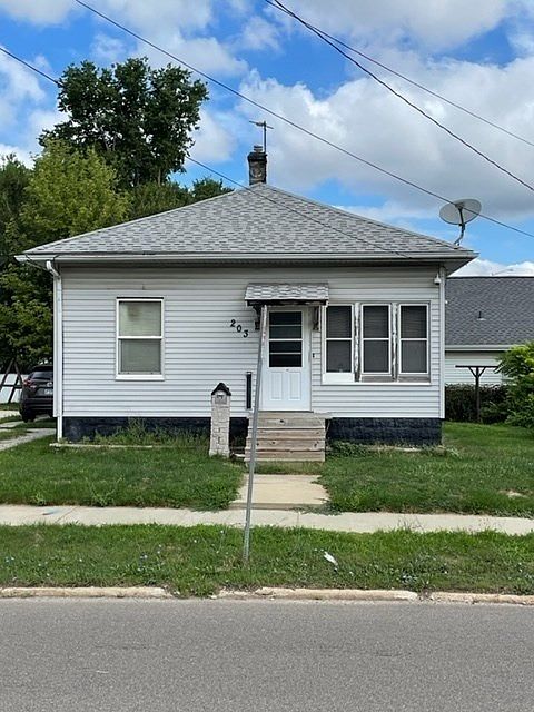 1st image of 203 W Oakland Ave