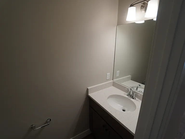 3 bed, 2.5 bath, 1385 sqft, $1,845 — Photo 28