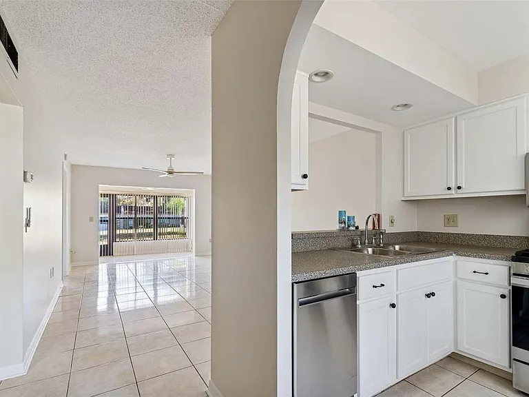 1285 Mission Hills Blvd #36-B — Photo 4