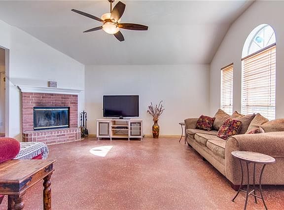 5th image of 846 W Colony Dr