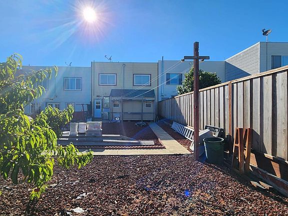 3rd image of 167 Cora St