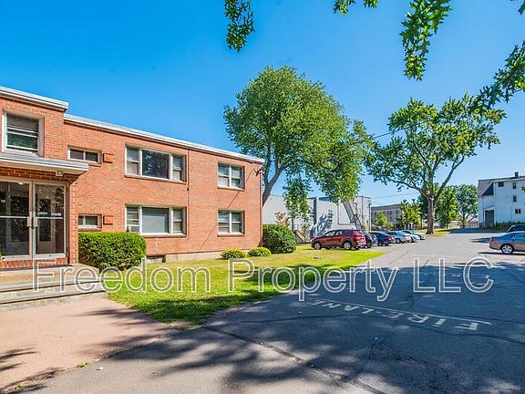 2nd image of 353 Main St #201