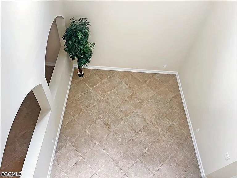 10257 Silver Palm Dr — Photo 4