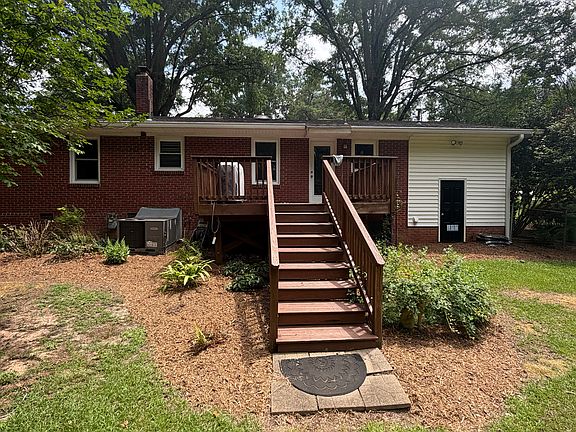 4th image of 2524 Crestline Ave