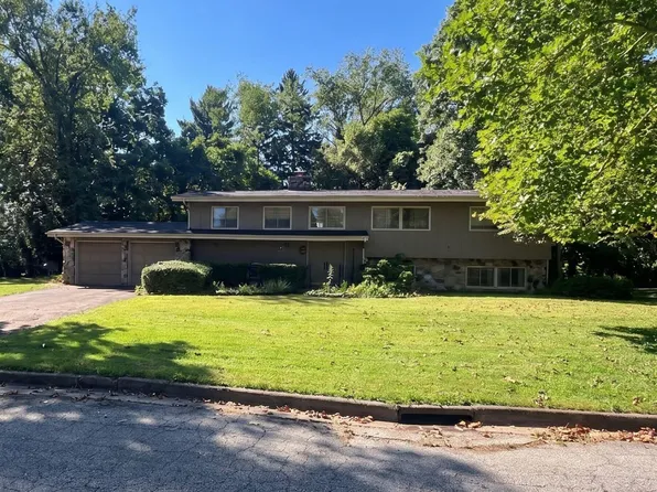 1165 Sassafras Ln, Niles, MI 49120