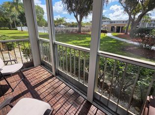 Hillcrest, Hollywood, FL 33021