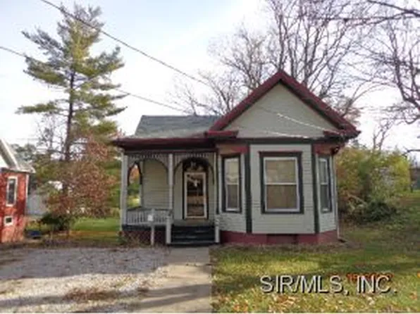 531 S Broad St, Carlinville, IL 62626