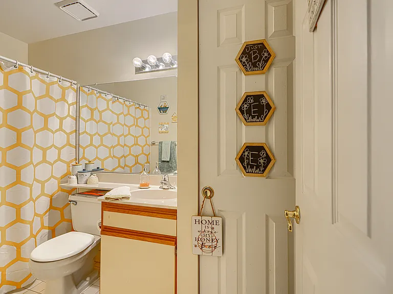 2nd bathroom
