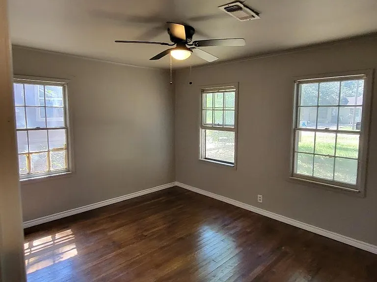 4290 Dallas St — Photo 15