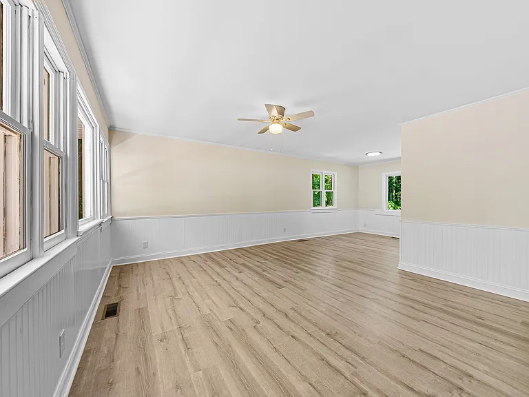 407 Veterans Dr — Photo 7