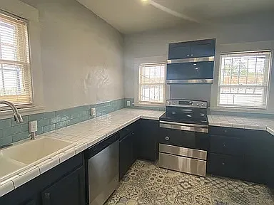 322 N Cherry Ave — Photo 6