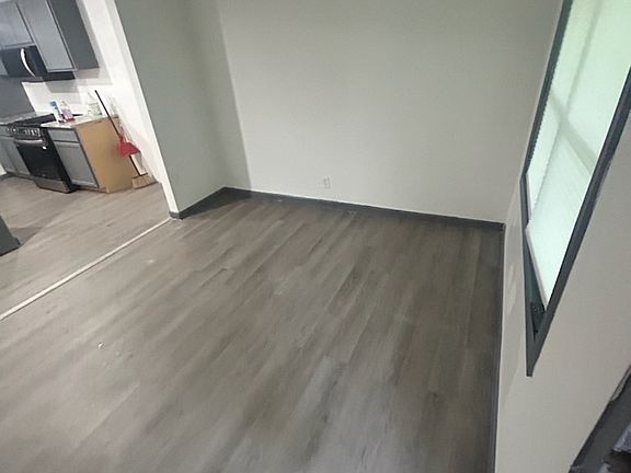 2nd image of 1029 Maple St