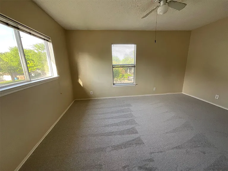1172 Southern Pl — Photo 33