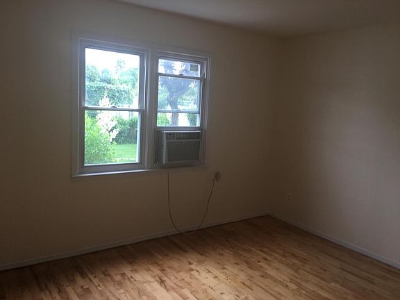 5th image of 107 Shiloh St