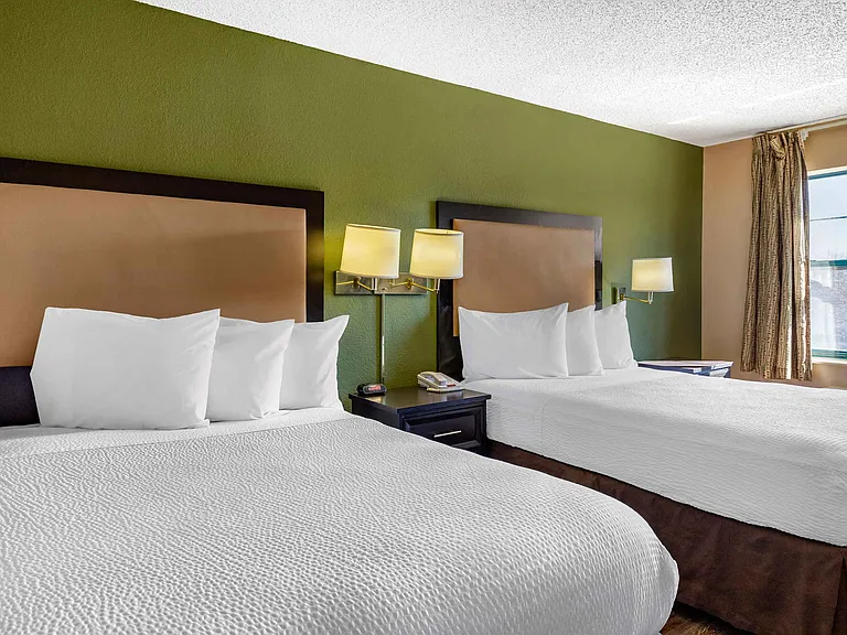 Studio Suite - 2 Full Beds